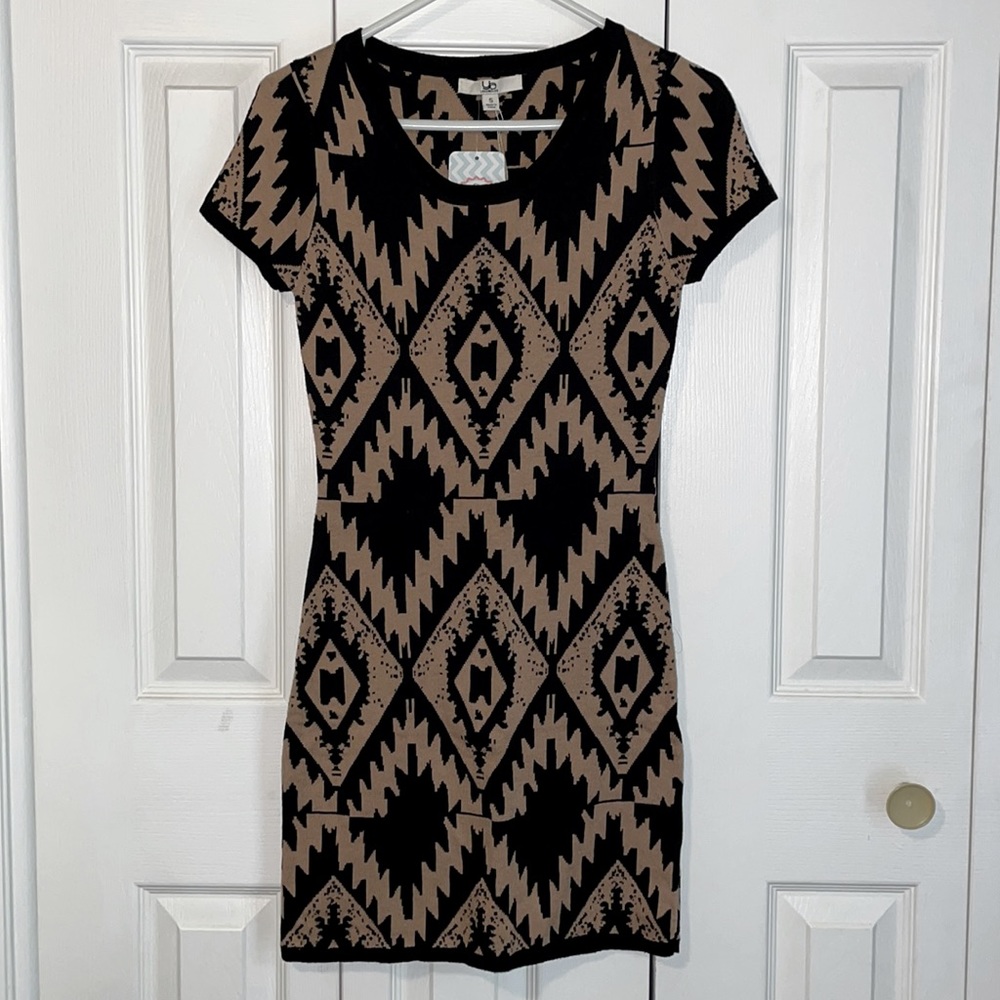 Ya Los Angeles 👼🏼 Simply Tribal Sweater Dress - Size: Small